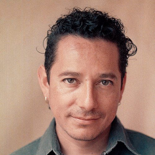 Efraín Mojica headshot