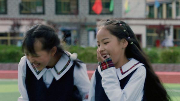 Linka Linka film image; girls giggling